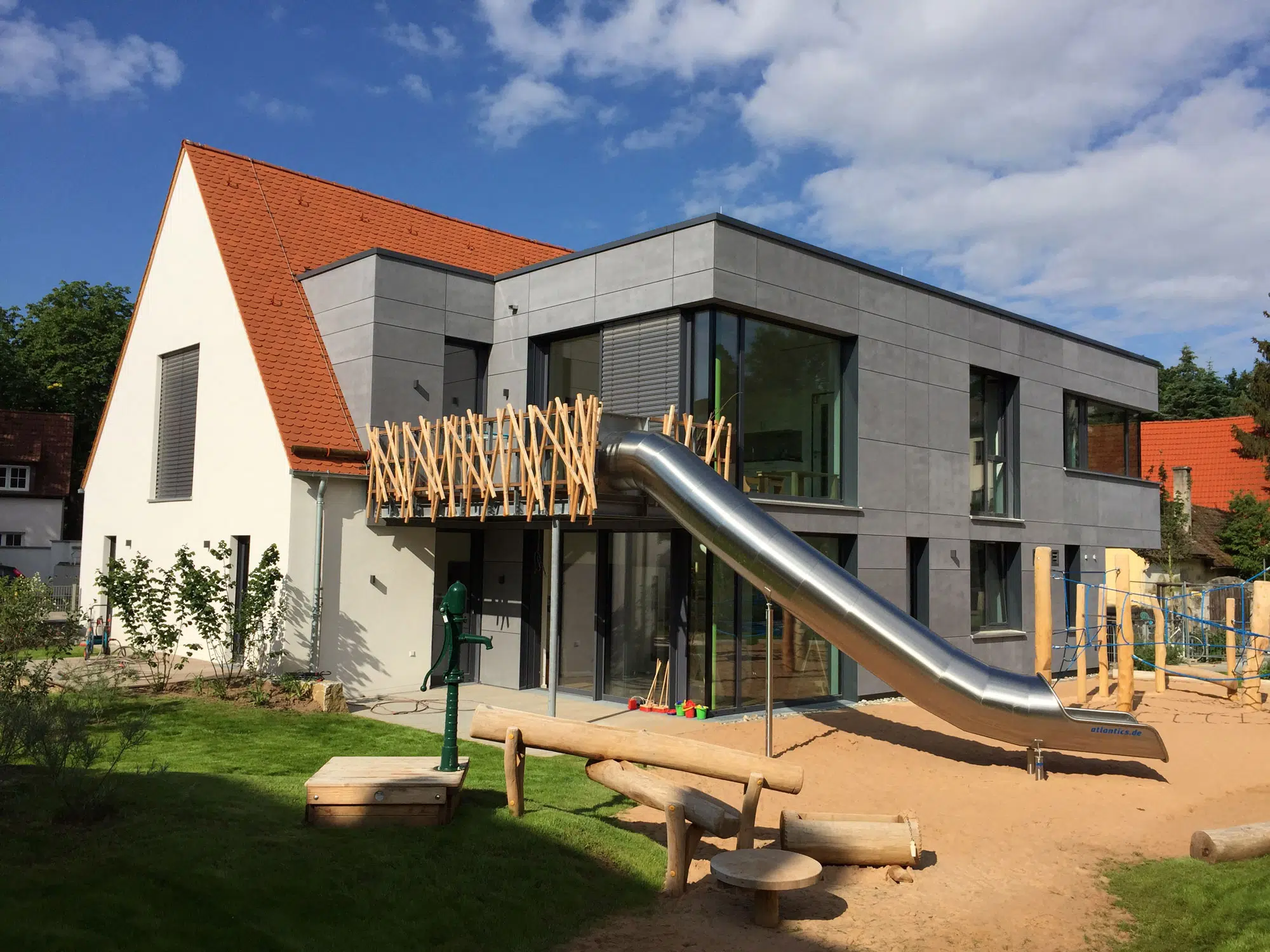 Bestandsgebäude nach Sanierung und Umbau